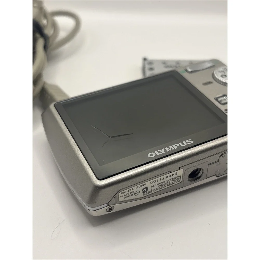 Olympus Stylus Digital Camera 710 7.1MP Camera W/Battery & Manual No Charger